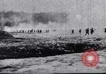 Standbild US-Truppen im Schnee Ersten Weltkrieg Frankreich, 1918, aus Sekunde 13 historischem Filmmaterial Videoclip 65675040053