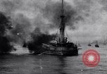 Standbild Untergang der türkischen osmanischen Cruiser Mecidiye Ersten Weltkrieg Schwarze Meer, 1915, aus Sekunde 15 historischem Filmmaterial Videoclip 65675040063