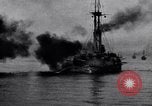 Standbild Untergang der türkischen osmanischen Cruiser Mecidiye Ersten Weltkrieg Schwarze Meer, 1915, aus Sekunde 23 historischem Filmmaterial Videoclip 65675040063