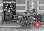Standbild Beerdigung der Krankenschwester Edith Cavell Norfolk England, 1919, aus Sekunde 6 historischem Filmmaterial Videoclip 65675040081