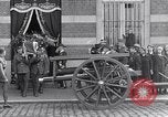 Standbild Beerdigung der Krankenschwester Edith Cavell Norfolk England, 1919, aus Sekunde 14 historischem Filmmaterial Videoclip 65675040081