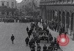 Standbild Beerdigung der Krankenschwester Edith Cavell Norfolk England, 1919, aus Sekunde 17 historischem Filmmaterial Videoclip 65675040081