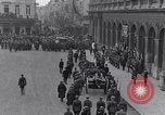 Standbild Beerdigung der Krankenschwester Edith Cavell Norfolk England, 1919, aus Sekunde 18 historischem Filmmaterial Videoclip 65675040081
