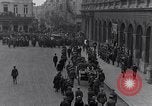 Standbild Beerdigung der Krankenschwester Edith Cavell Norfolk England, 1919, aus Sekunde 19 historischem Filmmaterial Videoclip 65675040081