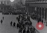 Standbild Beerdigung der Krankenschwester Edith Cavell Norfolk England, 1919, aus Sekunde 21 historischem Filmmaterial Videoclip 65675040081
