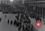 Standbild Beerdigung der Krankenschwester Edith Cavell Norfolk England, 1919, aus Sekunde 22 historischem Filmmaterial Videoclip 65675040081