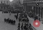 Standbild Beerdigung der Krankenschwester Edith Cavell Norfolk England, 1919, aus Sekunde 24 historischem Filmmaterial Videoclip 65675040081