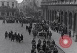 Standbild Beerdigung der Krankenschwester Edith Cavell Norfolk England, 1919, aus Sekunde 25 historischem Filmmaterial Videoclip 65675040081
