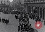 Standbild Beerdigung der Krankenschwester Edith Cavell Norfolk England, 1919, aus Sekunde 27 historischem Filmmaterial Videoclip 65675040081