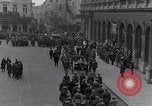 Standbild Beerdigung der Krankenschwester Edith Cavell Norfolk England, 1919, aus Sekunde 28 historischem Filmmaterial Videoclip 65675040081