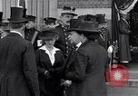 Standbild Beerdigung der Krankenschwester Edith Cavell Norfolk England, 1919, aus Sekunde 43 historischem Filmmaterial Videoclip 65675040081