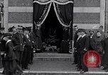 Standbild Beerdigung der Krankenschwester Edith Cavell Norfolk England, 1919, aus Sekunde 47 historischem Filmmaterial Videoclip 65675040081