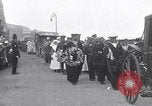 Standbild Beerdigung der Krankenschwester Edith Cavell Norfolk England, 1919, aus Sekunde 52 historischem Filmmaterial Videoclip 65675040081