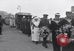 Standbild Beerdigung der Krankenschwester Edith Cavell Norfolk England, 1919, aus Sekunde 59 historischem Filmmaterial Videoclip 65675040081