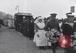 Standbild Beerdigung der Krankenschwester Edith Cavell Norfolk England, 1919, aus Sekunde 61 historischem Filmmaterial Videoclip 65675040081