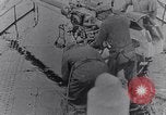 Immagine di U-boat tedesca U-35 lavelli tall masted nave Oceano atlantico, 1917, secondo 14 filmato di repertorio 65675040083