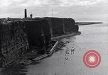 Standbild Die Entwaffnung der Helgoland Helgoland Festung nach Ersten Weltkrieg Helgoland Deutschland, 1920, aus Sekunde 10 historischem Filmmaterial Videoclip 65675040084