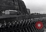 Standbild Die Entwaffnung der Helgoland Helgoland Festung nach Ersten Weltkrieg Helgoland Deutschland, 1920, aus Sekunde 21 historischem Filmmaterial Videoclip 65675040084