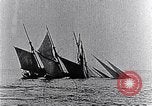 Immagine di 3-masted schooner Miss Morris affondato da U-boat Oceano atlantico, 1916, secondo 17 filmato di repertorio 65675040086