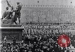Standbild Czar's Army legt Waffen Russland, 1917, aus Sekunde 13 historischem Filmmaterial Videoclip 65675040088