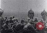 Standbild Czar's Army legt Waffen Russland, 1917, aus Sekunde 29 historischem Filmmaterial Videoclip 65675040088
