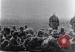 Standbild Czar's Army legt Waffen Russland, 1917, aus Sekunde 30 historischem Filmmaterial Videoclip 65675040088