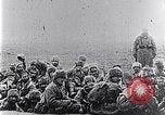 Standbild Czar's Army legt Waffen Russland, 1917, aus Sekunde 32 historischem Filmmaterial Videoclip 65675040088