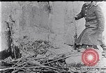 Standbild Czar's Army legt Waffen Russland, 1917, aus Sekunde 45 historischem Filmmaterial Videoclip 65675040088