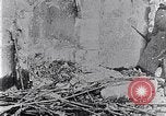 Standbild Czar's Army legt Waffen Russland, 1917, aus Sekunde 48 historischem Filmmaterial Videoclip 65675040088