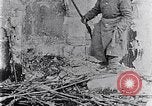 Standbild Czar's Army legt Waffen Russland, 1917, aus Sekunde 49 historischem Filmmaterial Videoclip 65675040088