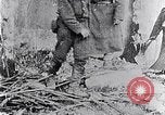 Standbild Czar's Army legt Waffen Russland, 1917, aus Sekunde 54 historischem Filmmaterial Videoclip 65675040088