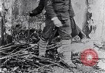 Standbild Czar's Army legt Waffen Russland, 1917, aus Sekunde 62 historischem Filmmaterial Videoclip 65675040088