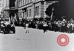Immagine di I civili salutare ufficiali austro-ungarici Lemberg Ucraina, 1915, secondo 19 filmato di repertorio 65675040091