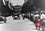 Immagine di I civili salutare ufficiali austro-ungarici Lemberg Ucraina, 1915, secondo 33 filmato di repertorio 65675040091