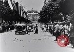 Immagine di I civili salutare ufficiali austro-ungarici Lemberg Ucraina, 1915, secondo 56 filmato di repertorio 65675040091