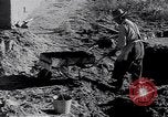 Immagine di Adobe tecniche di costruzione New Mexico USA, 1948, secondo 22 filmato di repertorio 65675040094