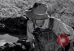 Immagine di Adobe tecniche di costruzione New Mexico USA, 1948, secondo 25 filmato di repertorio 65675040094