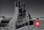 Immagine di Vivere e lavorare in nativo americana Adobe village New Mexico USA, 1948, secondo 7 filmato di repertorio 65675040095