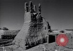 Immagine di Vivere e lavorare in nativo americana Adobe village New Mexico USA, 1948, secondo 8 filmato di repertorio 65675040095