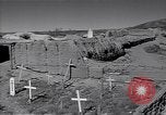 Immagine di Vivere e lavorare in nativo americana Adobe village New Mexico USA, 1948, secondo 18 filmato di repertorio 65675040095