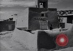 Immagine di Adobe St Thomas Church Abiquiu New Mexico USA, 1948, secondo 12 filmato di repertorio 65675040097