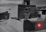 Immagine di Adobe St Thomas Church Abiquiu New Mexico USA, 1948, secondo 13 filmato di repertorio 65675040097