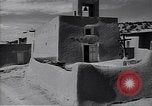 Immagine di Adobe St Thomas Church Abiquiu New Mexico USA, 1948, secondo 17 filmato di repertorio 65675040097