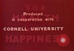 Standbild Heben gesunde Kinder United States USA, 1941, aus Sekunde 4 historischem Filmmaterial Videoclip 65675040100