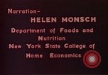 Standbild Heben gesunde Kinder United States USA, 1941, aus Sekunde 19 historischem Filmmaterial Videoclip 65675040100