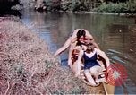 Standbild Heben gesunde Kinder United States USA, 1941, aus Sekunde 39 historischem Filmmaterial Videoclip 65675040100