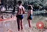 Standbild Heben gesunde Kinder United States USA, 1941, aus Sekunde 51 historischem Filmmaterial Videoclip 65675040100