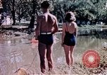 Standbild Heben gesunde Kinder United States USA, 1941, aus Sekunde 54 historischem Filmmaterial Videoclip 65675040100