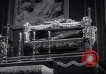 Immagine di Papa Giovanni XXIII prega Roma Italia, 1959, secondo 25 filmato di repertorio 65675040107