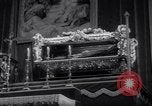 Immagine di Papa Giovanni XXIII prega Roma Italia, 1959, secondo 27 filmato di repertorio 65675040107
